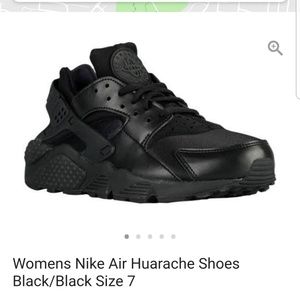 Black Nike Air Huaraches